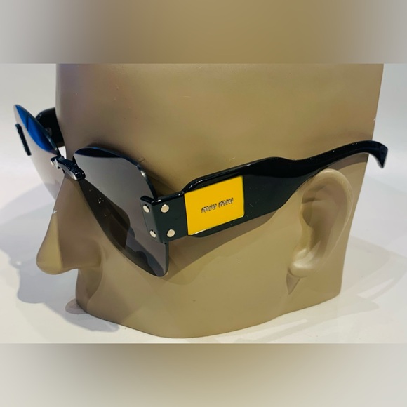 New MIU MIU Sunglasses - Picture 5 of 12